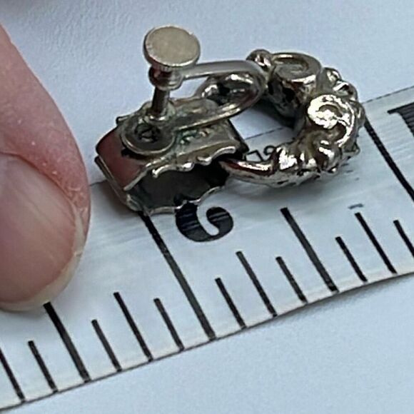 Vintage door knocker style screwback ornate earrings. - Picture 6 of 7